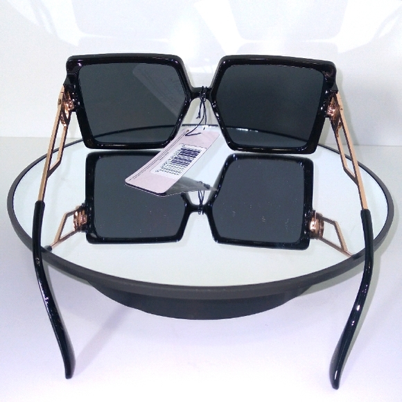 Black And Gold Oversized Square Sunglasses - Picture 4 of 7